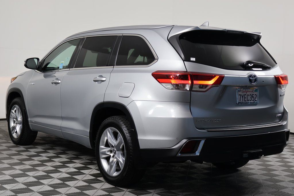 Thumbnail: 2017 Toyota Highlander - 6