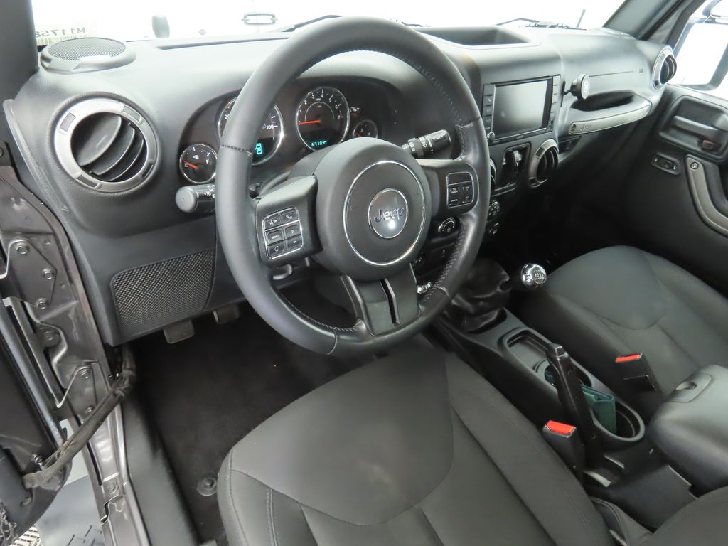 2016 Jeep Wrangler Unlimited Sport 9
