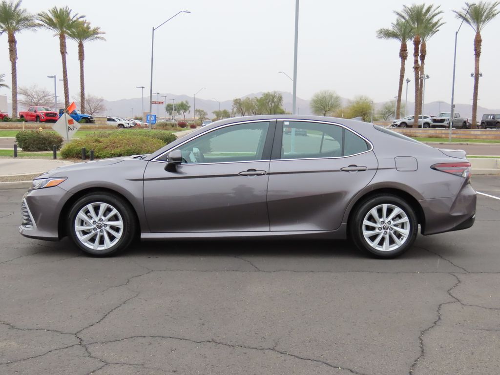 2022 Toyota Camry LE 8