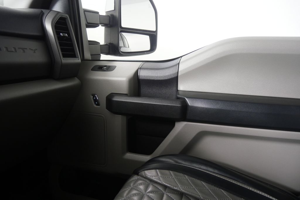 Thumbnail: 2017 Ford Econoline - 16