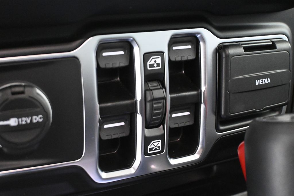 Thumbnail: 2024 Jeep Wrangler - 28