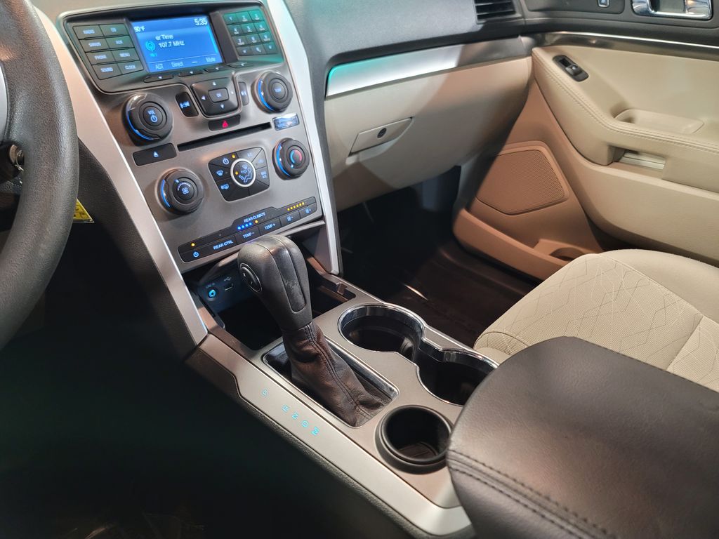 2015 Ford Explorer photo