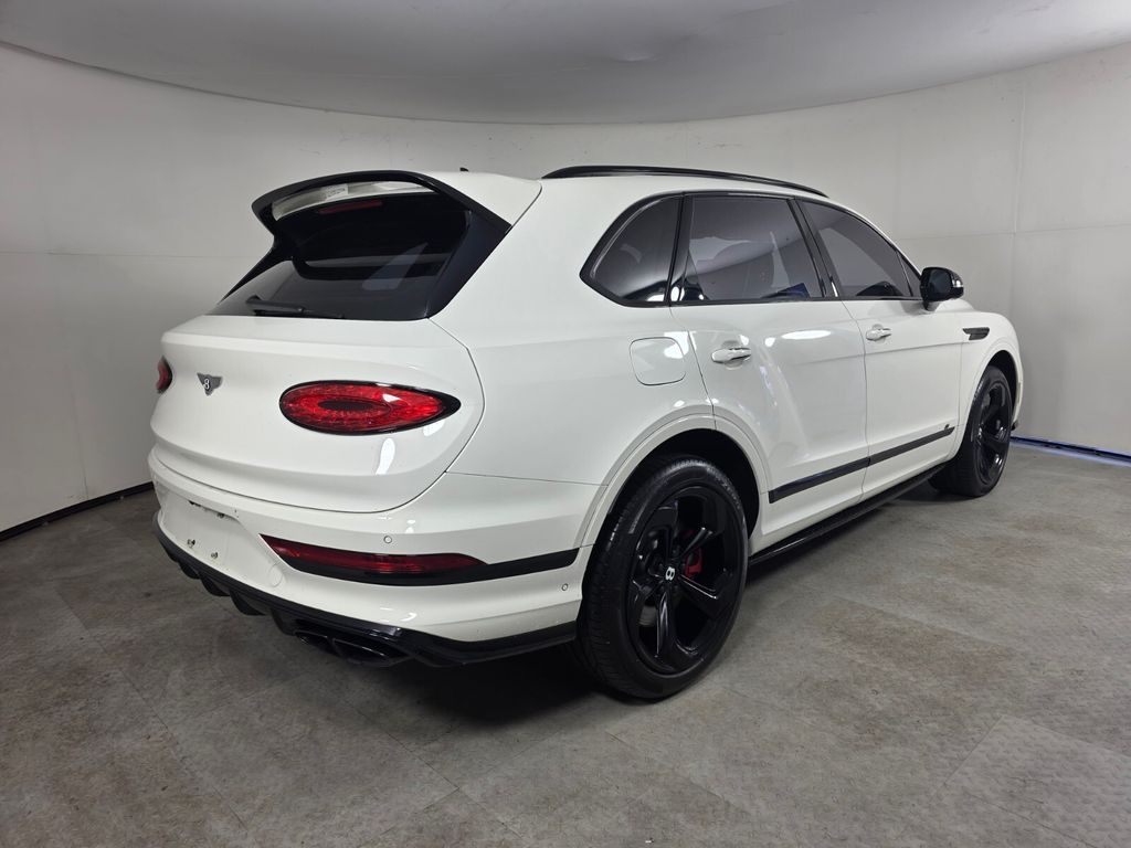 Used 2022 White Bentley  image 4