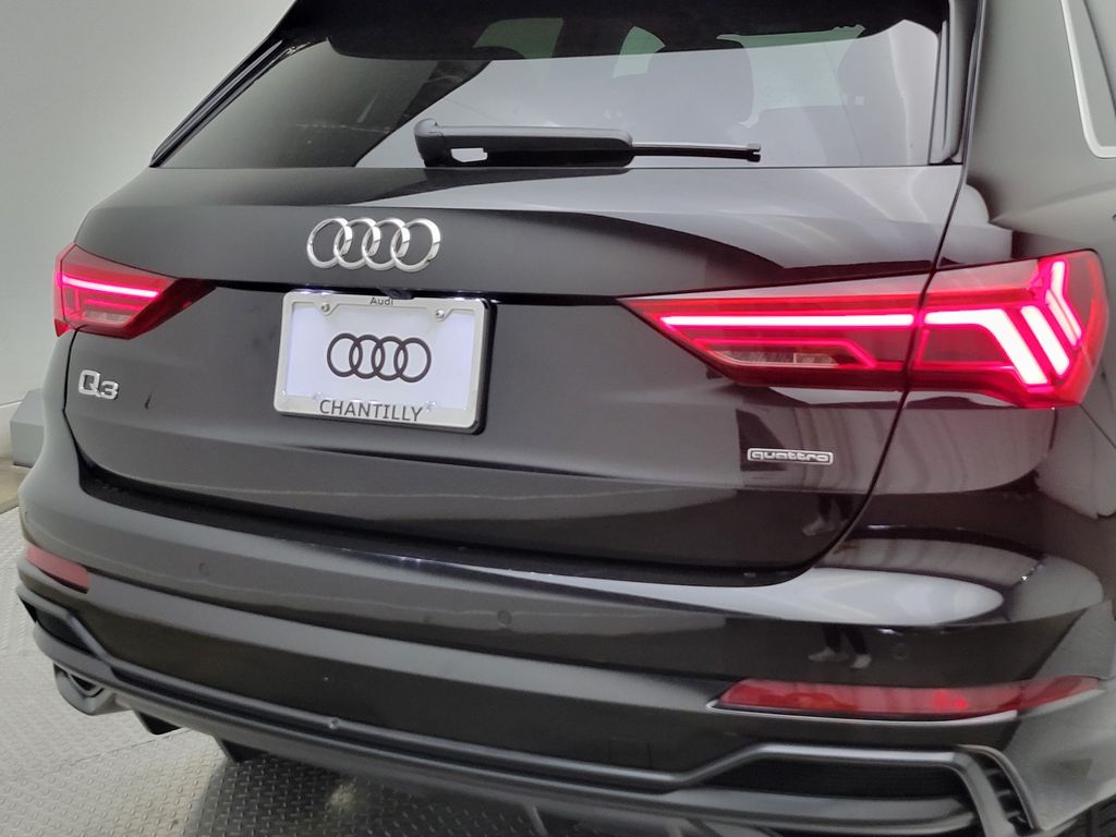 Thumbnail: 2022 Audi Q3 - 7