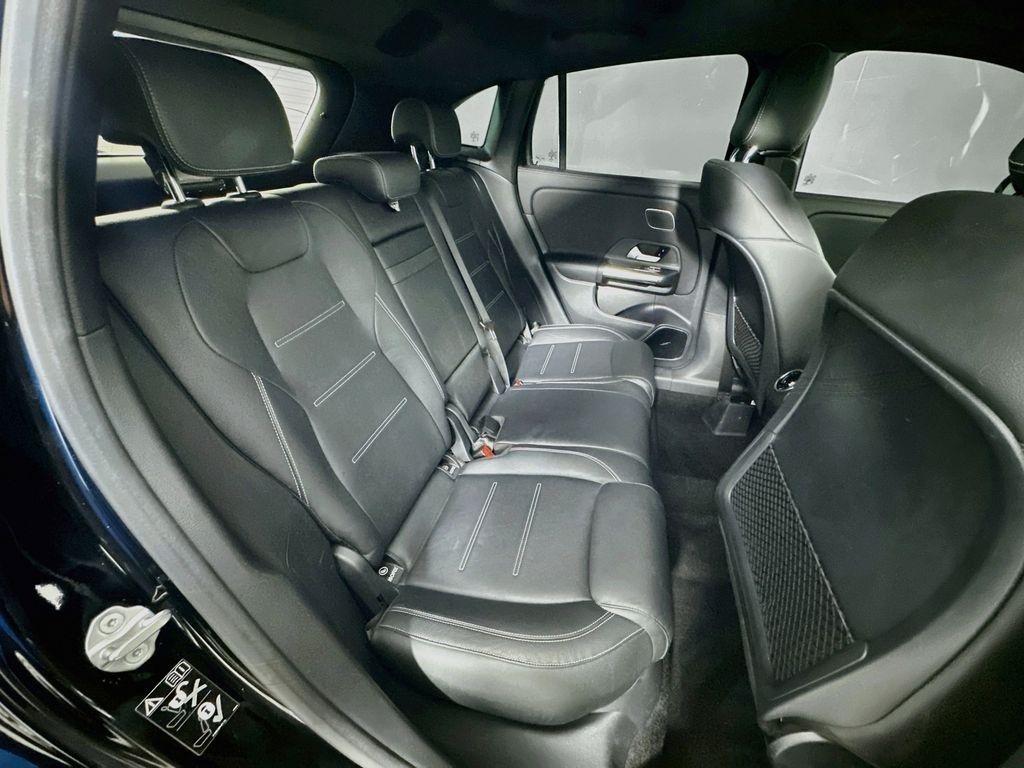 Thumbnail: 2021 Mercedes-Benz GLA - 28