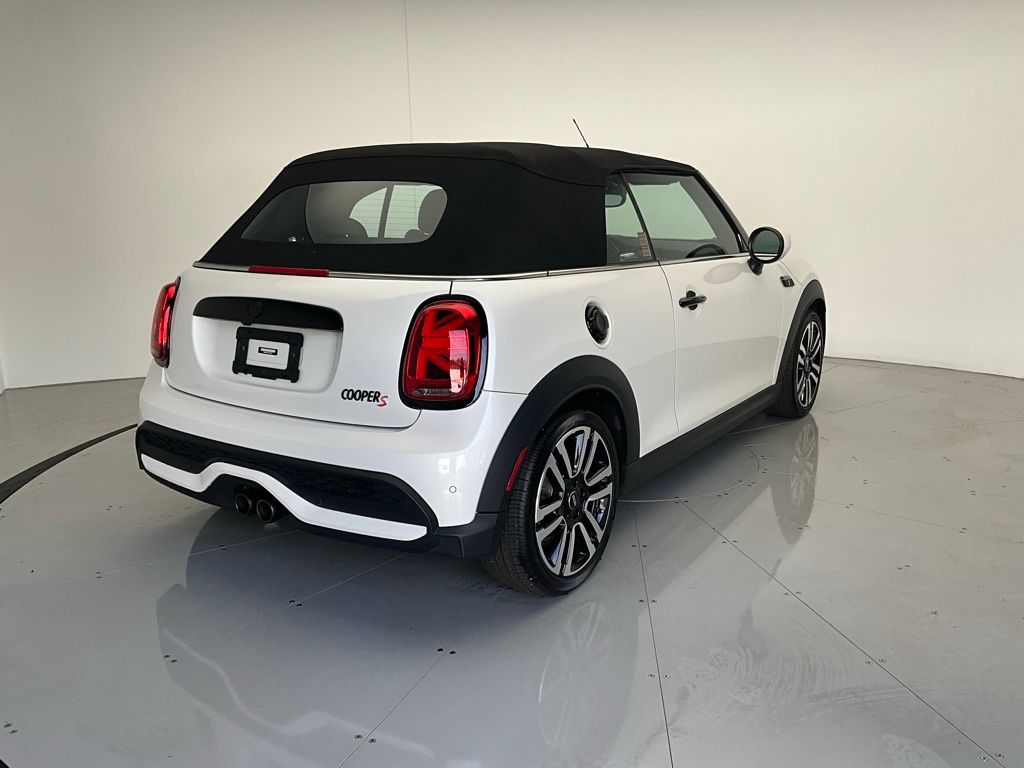 2023 MINI Cooper Base 3