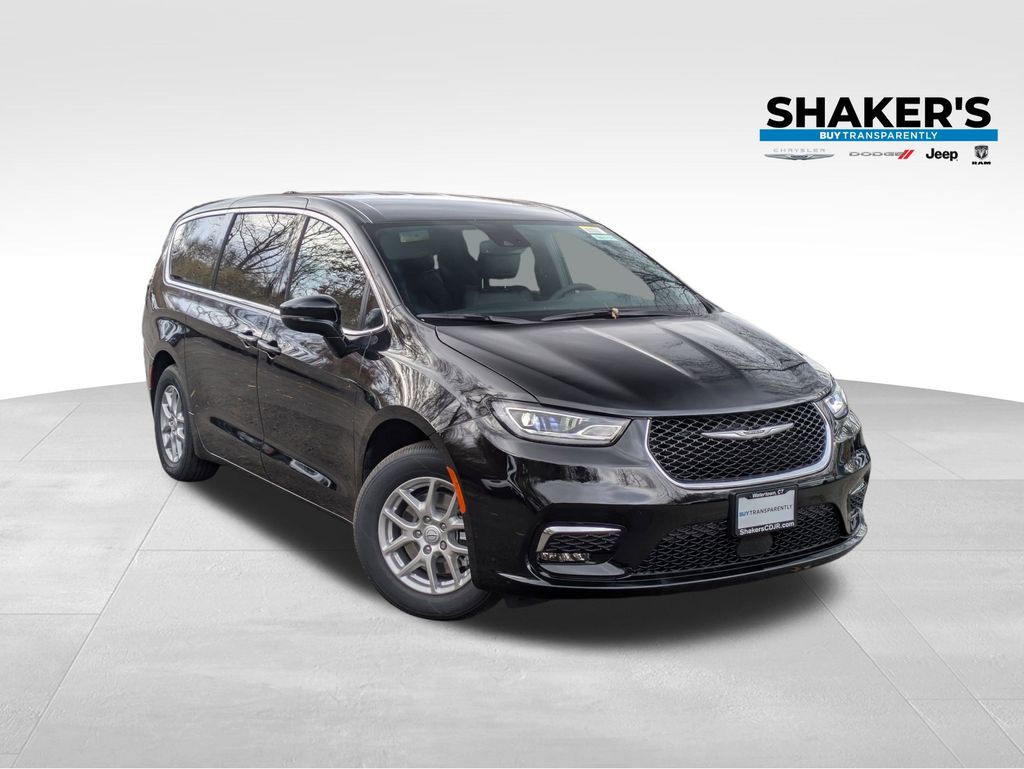 Diamond Black Crystal Pearlcoat 2026 Chrysler Pacifica Select FWD Minivan Front-Wheel Drive 9-Speed Automatic