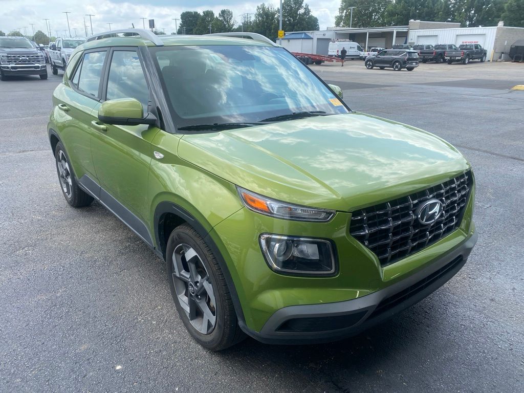 Green Apple 2024 Hyundai Venue SUV / Crossover Front-Wheel Drive Continuously Variable Transmission