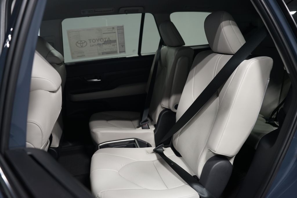 Thumbnail: 2026 Toyota Grand Highlander - 28