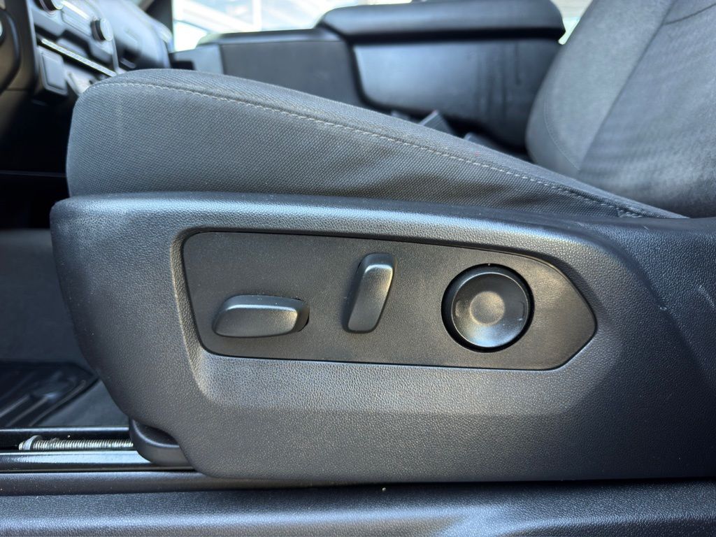 2023 Chevrolet Silverado 1500 Custom - 8