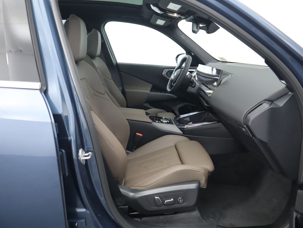 Thumbnail: 2025 BMW X3 - 22