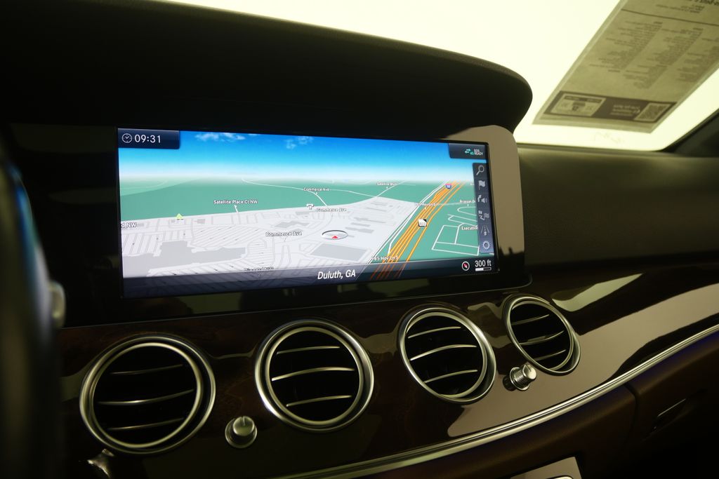 Thumbnail: 2019 Mercedes-Benz E-Class - 22