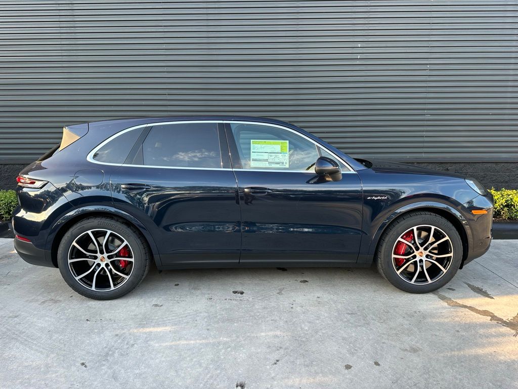 Thumbnail: 2026 Porsche Cayenne - 8