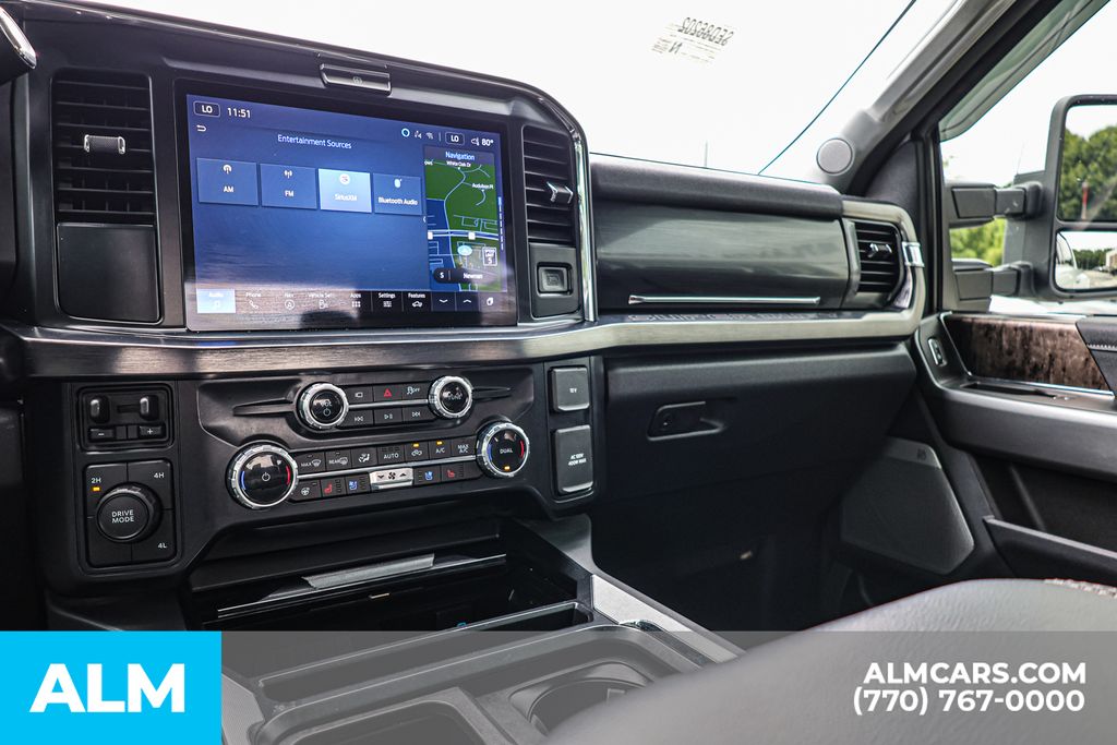 Used 2025 White Ford Lariat image 38