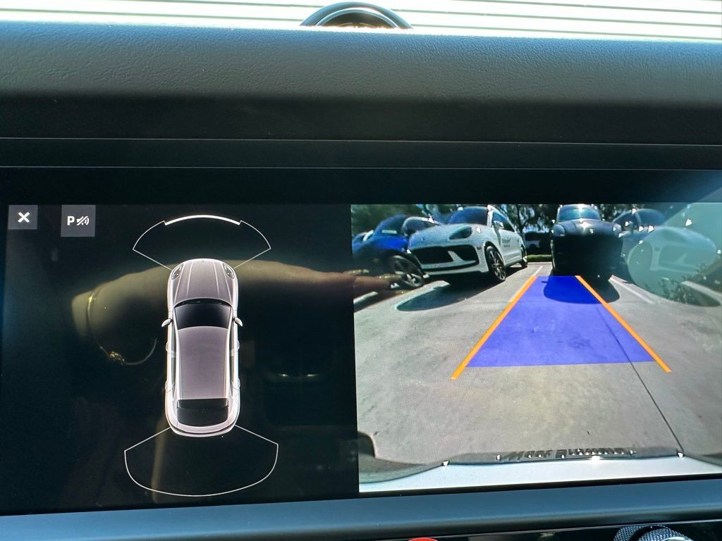 Thumbnail: 2026 Porsche Macan - 31