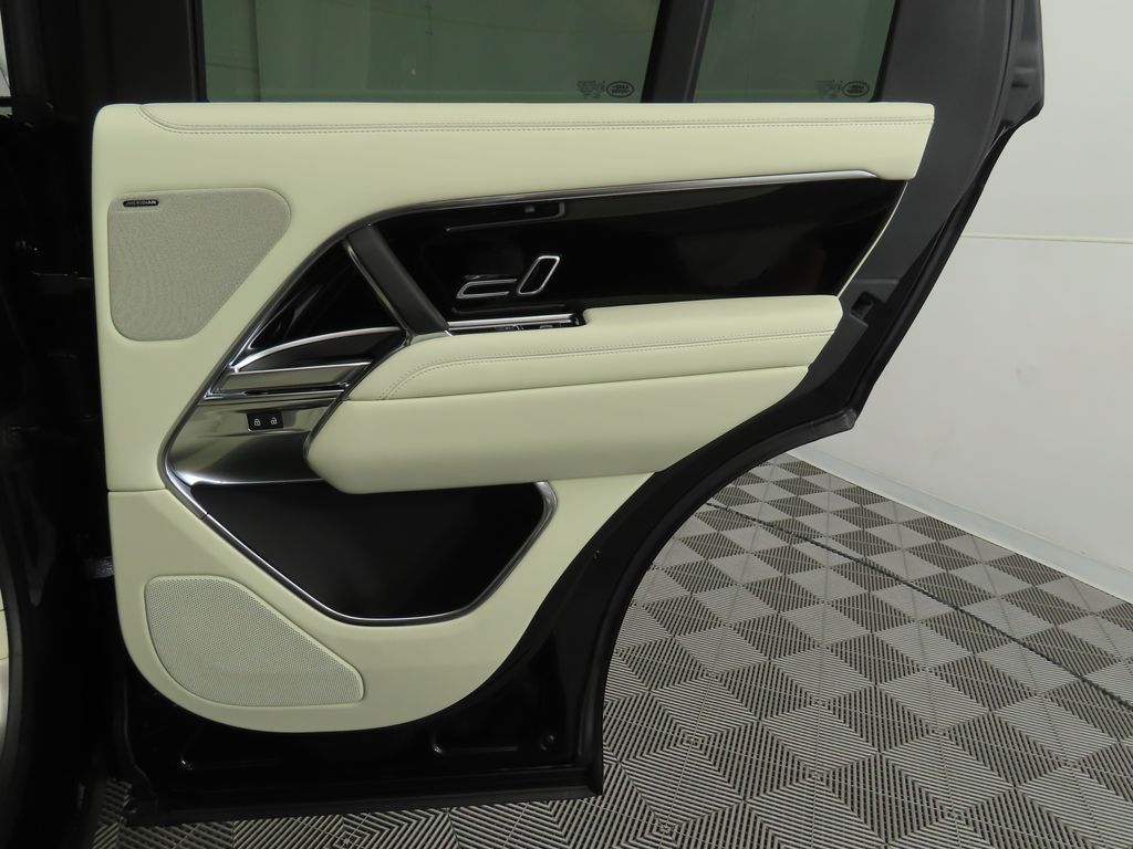 Thumbnail: 2025 Land Rover Range Rover - 28