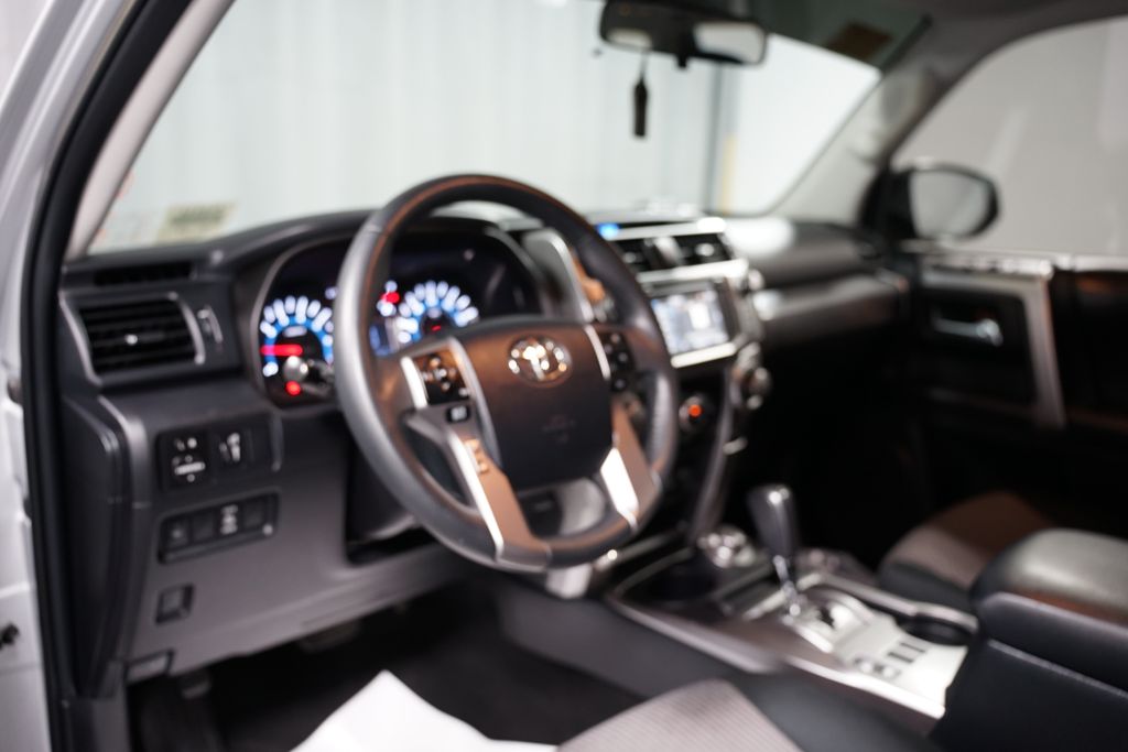 Thumbnail: 2018 Toyota 4Runner - 7