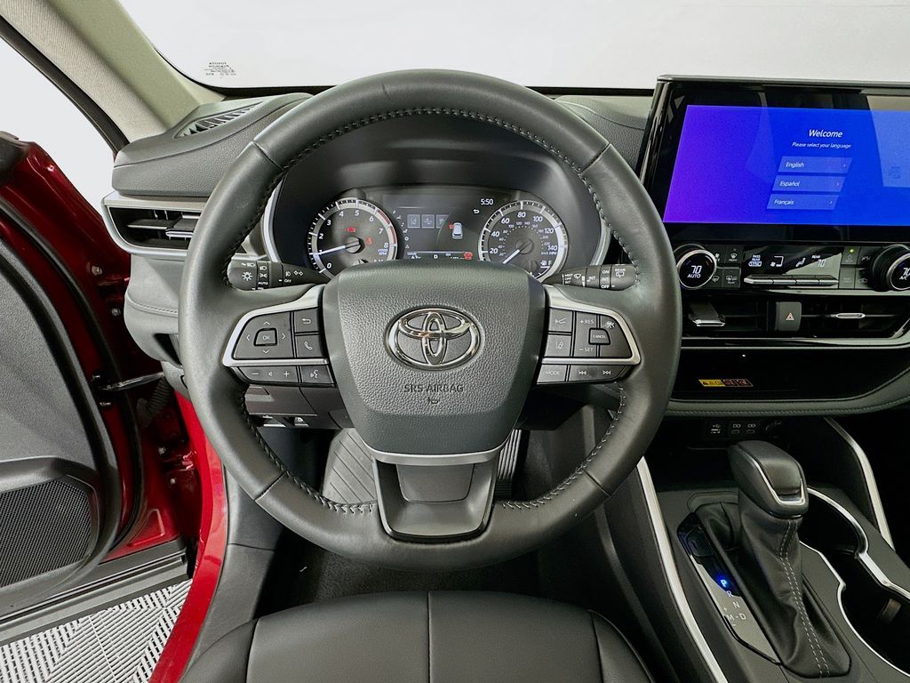 Thumbnail: 2025 Toyota Highlander - 11