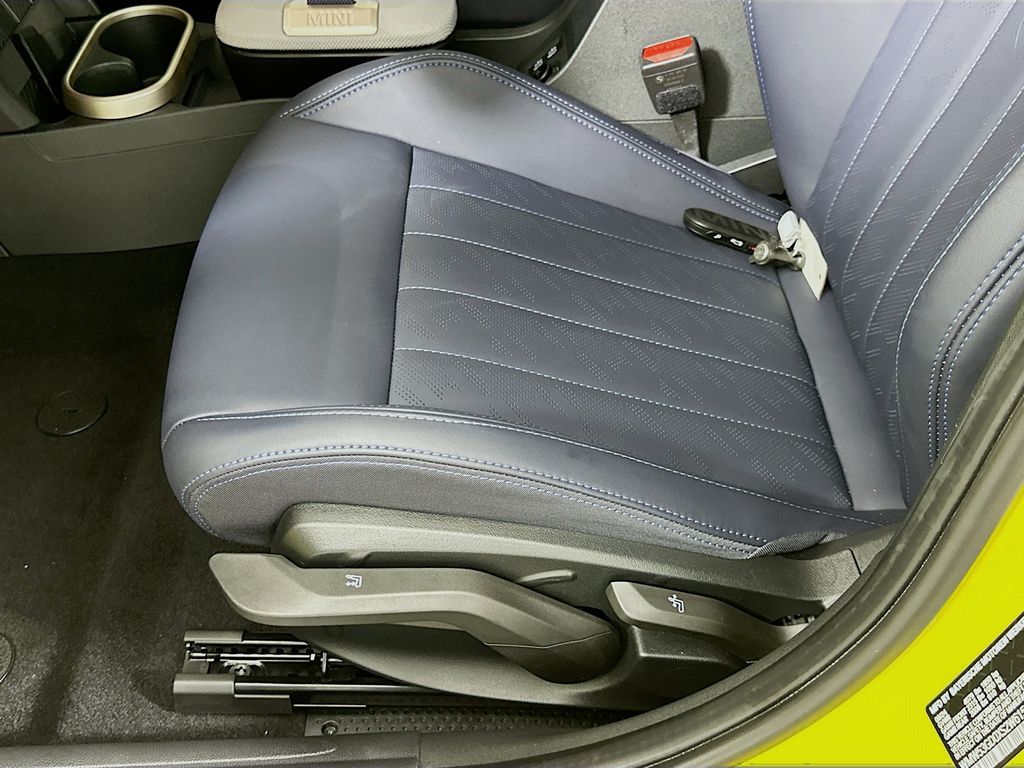 Thumbnail: 2025 MINI Cooper - 19