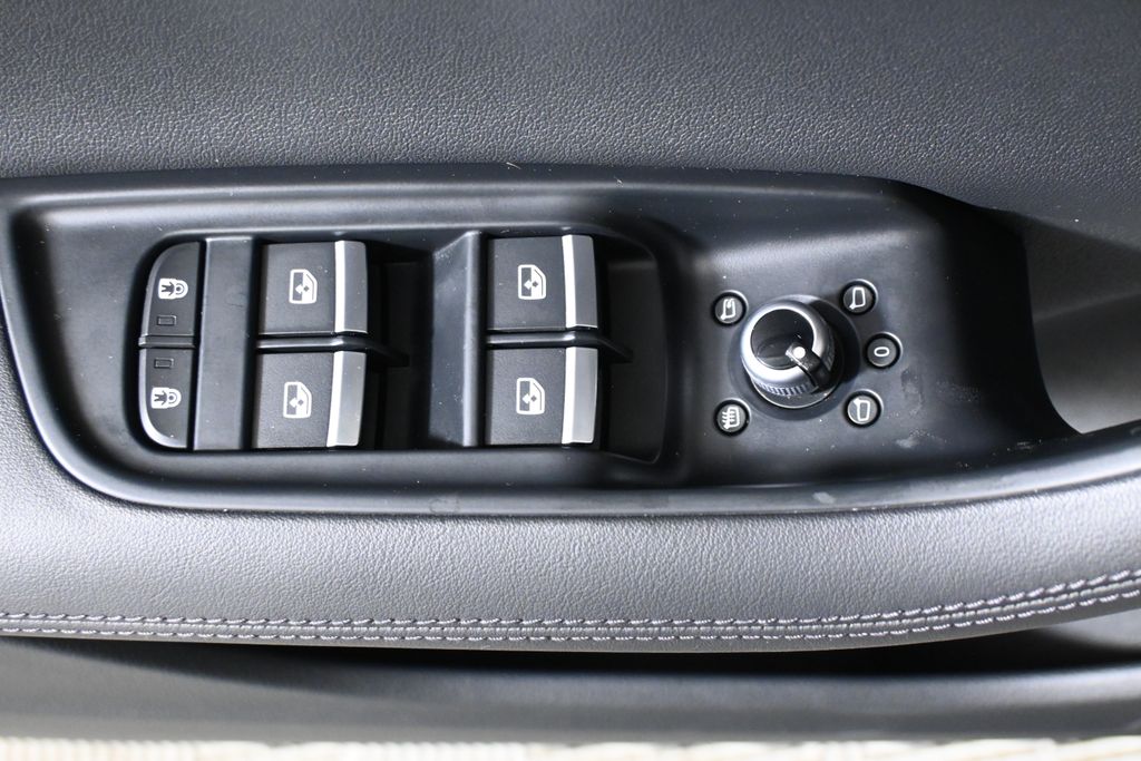 Thumbnail: 2023 Audi Q7 - 28