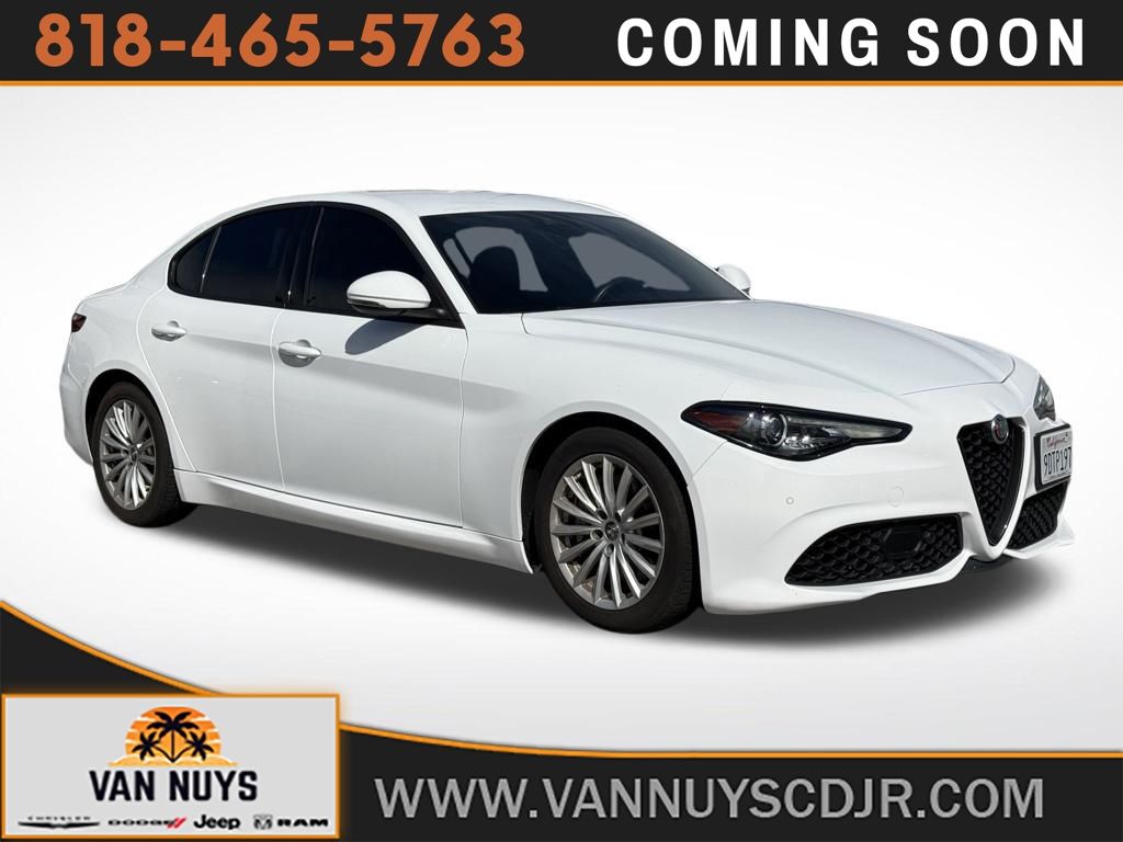 Alfa White 2022 Alfa Romeo Giulia Sprint RWD Sedan Rear-Wheel Drive 8-Speed Automatic