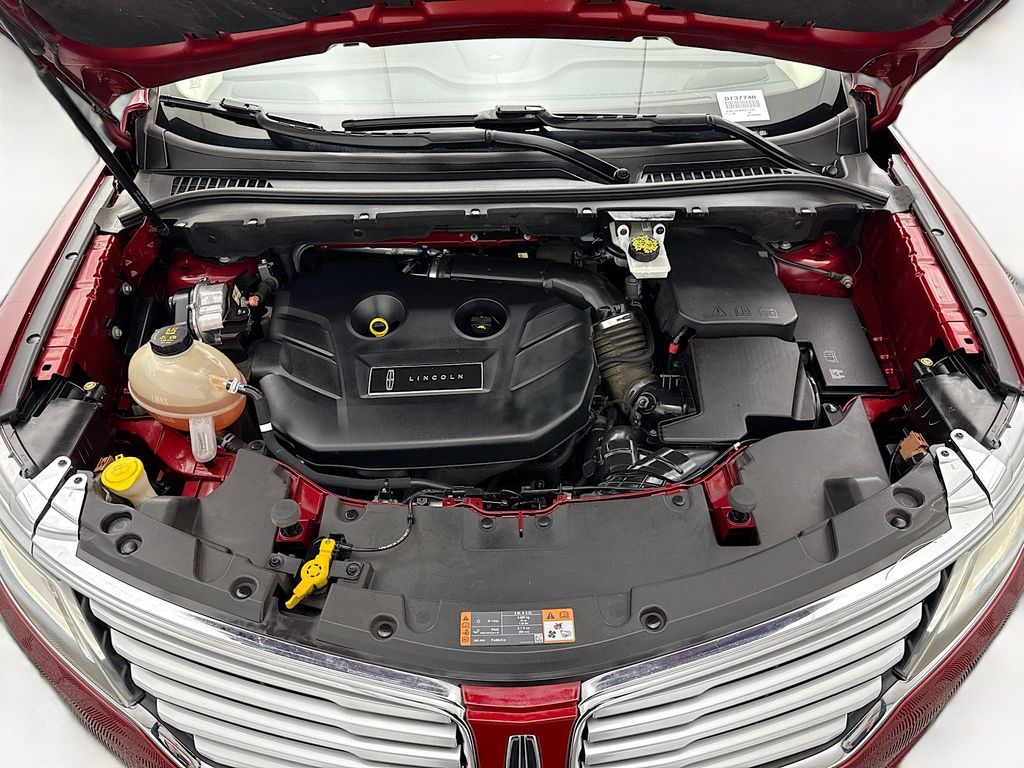 Thumbnail: 2017 Lincoln MKC - 28