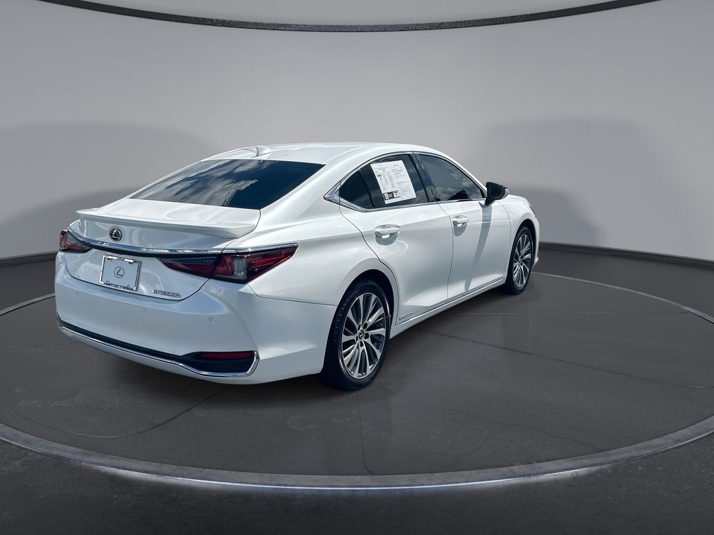Thumbnail: 2021 Lexus ES - 11