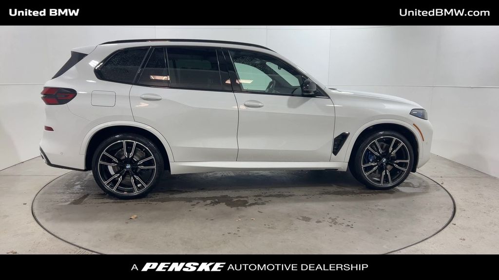 2025 BMW X5 M60i 9