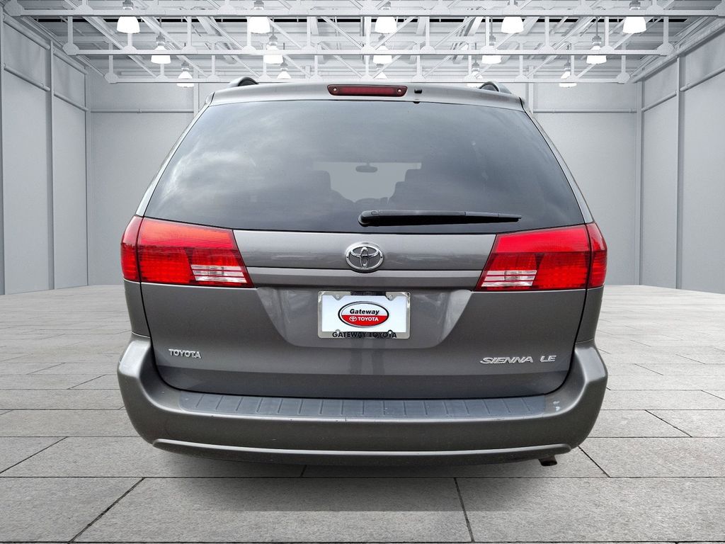 2004 Toyota Sienna CE 5