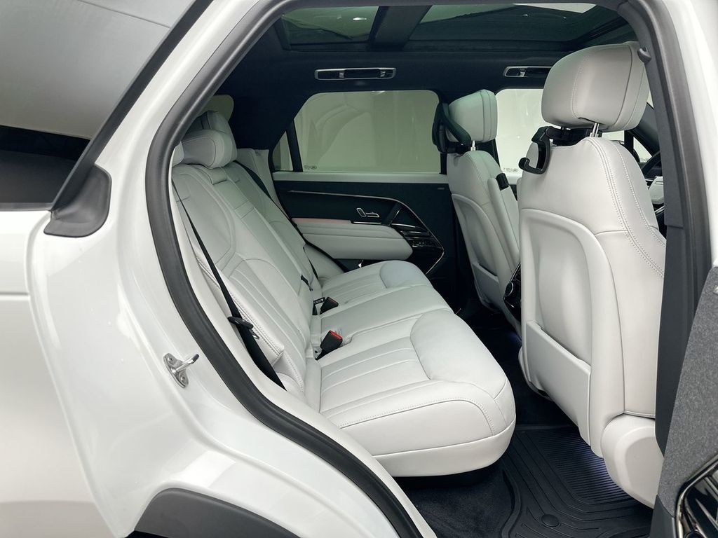 Thumbnail: 2026 Land Rover Range Rover Sport - 7