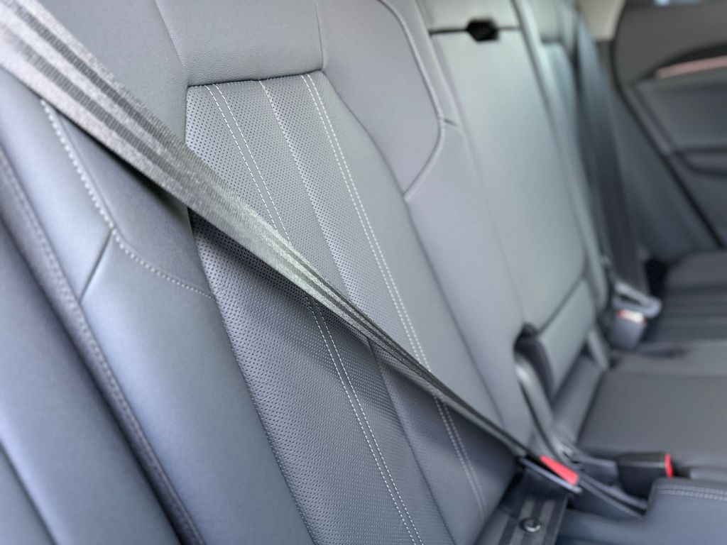 Thumbnail: 2025 Audi Q5 - 29