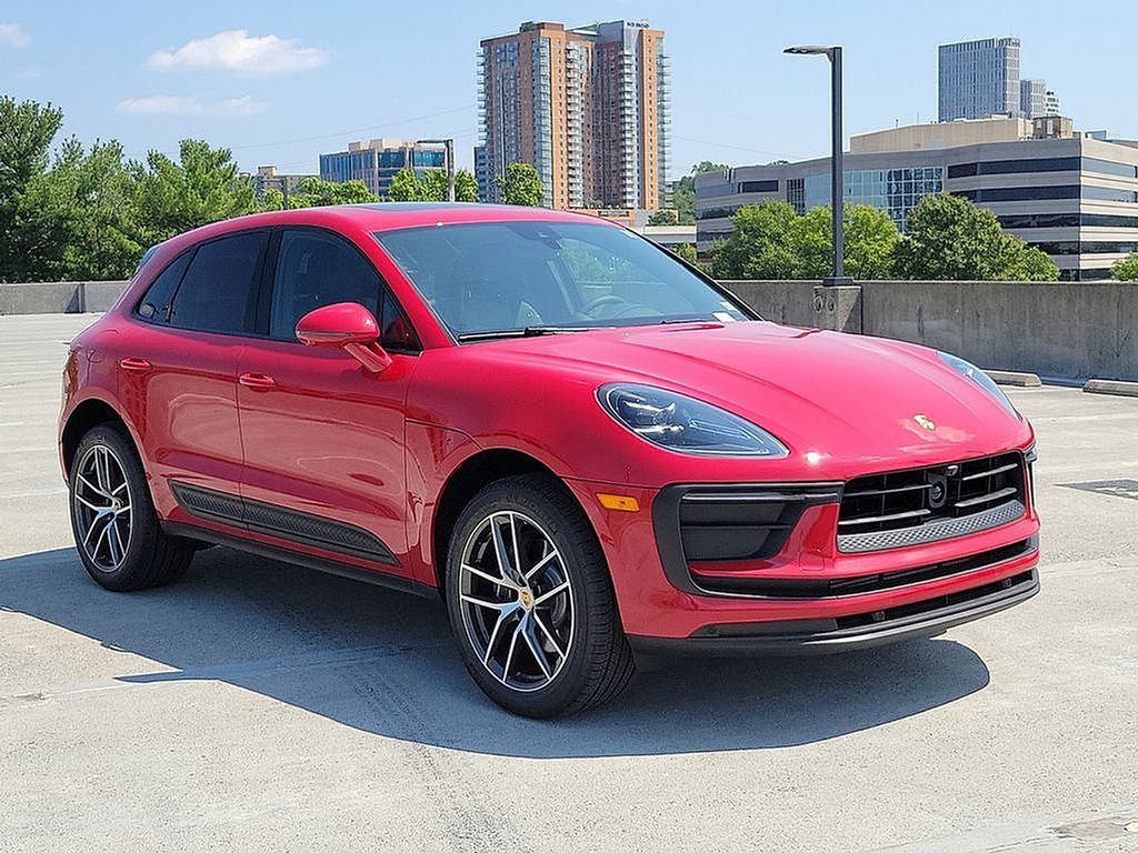 2025 Porsche Macan  3