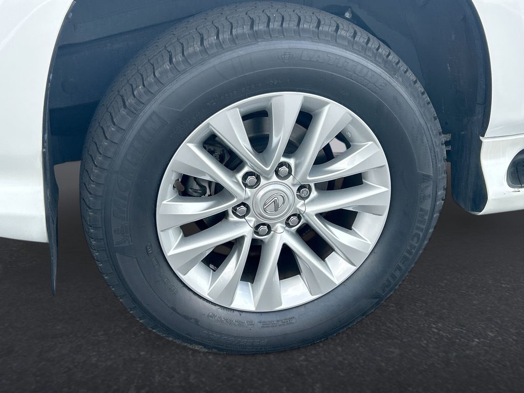 Thumbnail: 2022 Lexus GX - 25