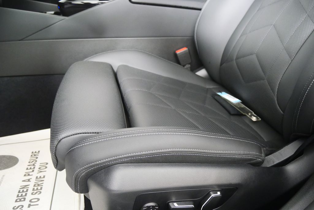 2025 BMW 5 Series 530i 10