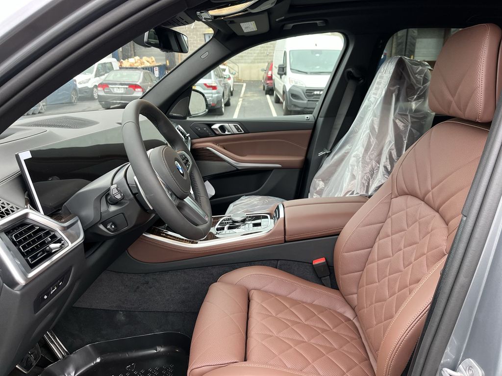 Thumbnail: 2026 BMW X5 - 11