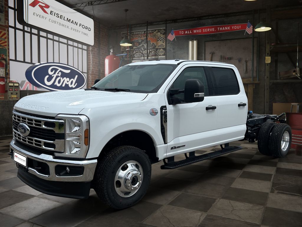 2026 Ford F-350 Super Duty Chassis XLT