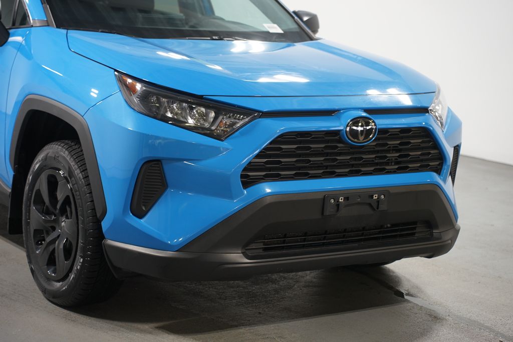 Thumbnail: 2021 Toyota RAV4 - 4