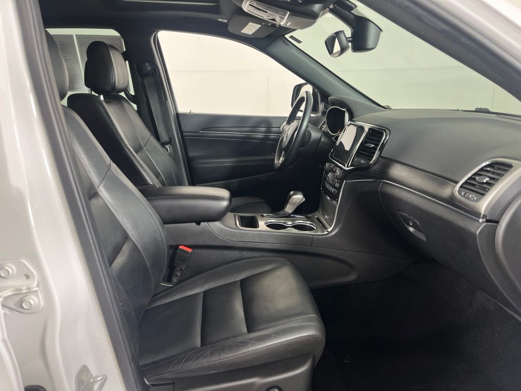 Thumbnail: 2022 Jeep Grand Cherokee - 5