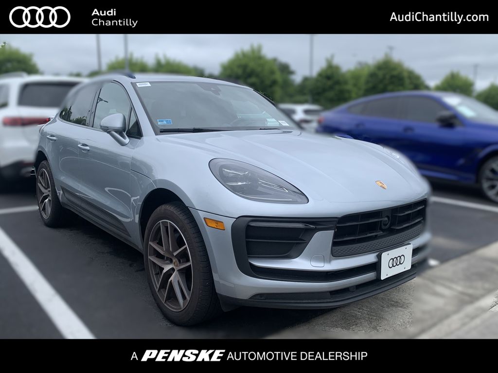 2024 Porsche Macan Base Hero Image