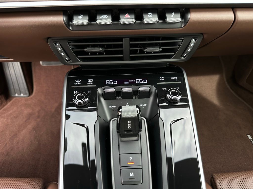 Thumbnail: 2026 Porsche 911 - 25