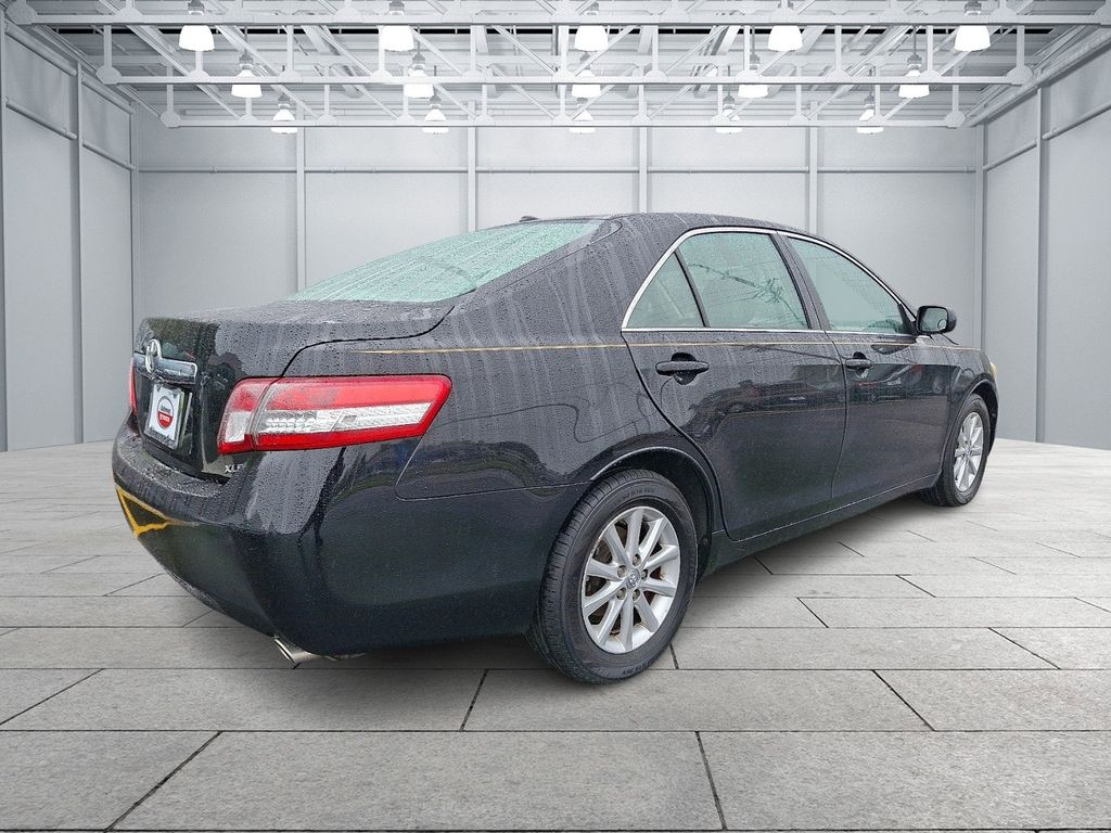 2011 Toyota Camry XLE 4