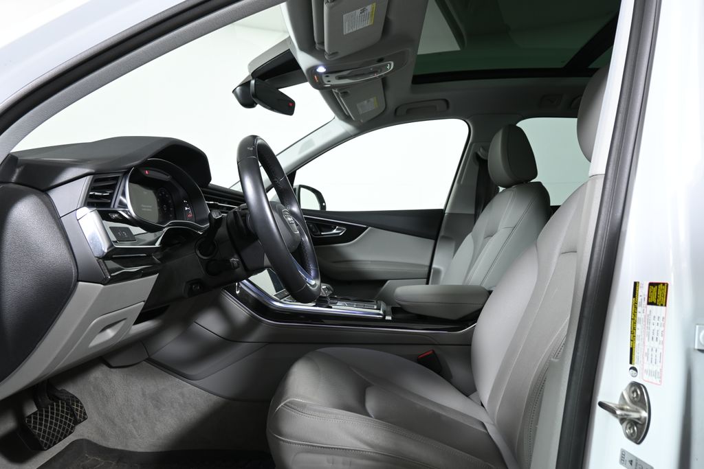 Thumbnail: 2022 Audi Q7 - 3