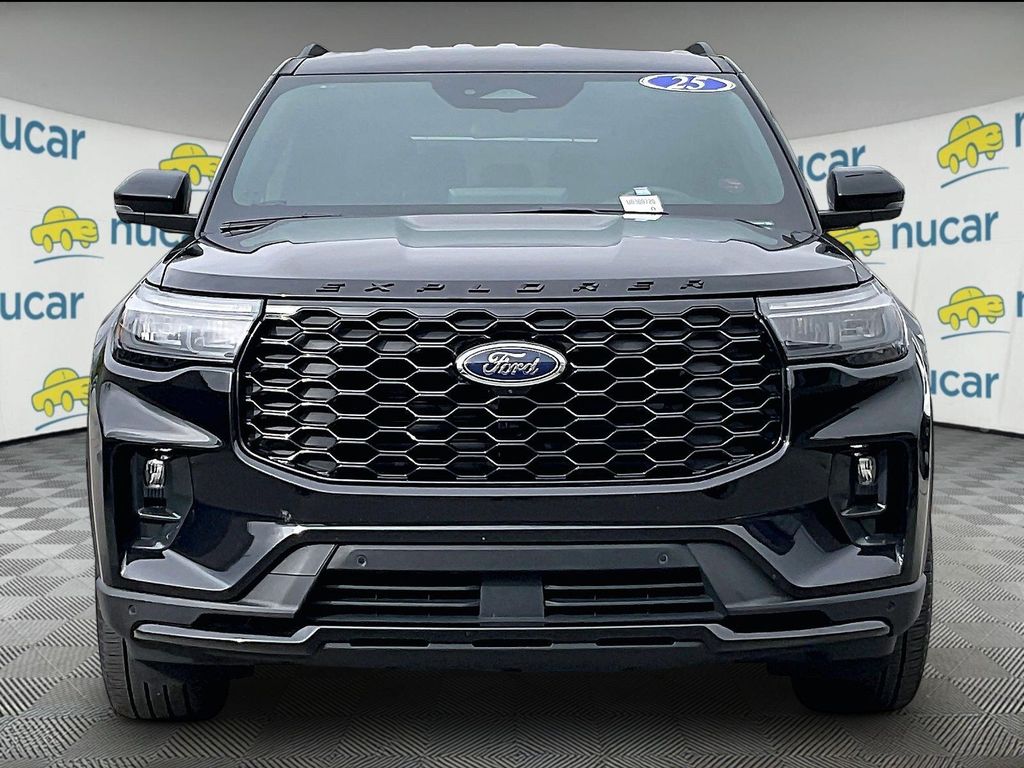 2025 Ford Explorer — photo 2