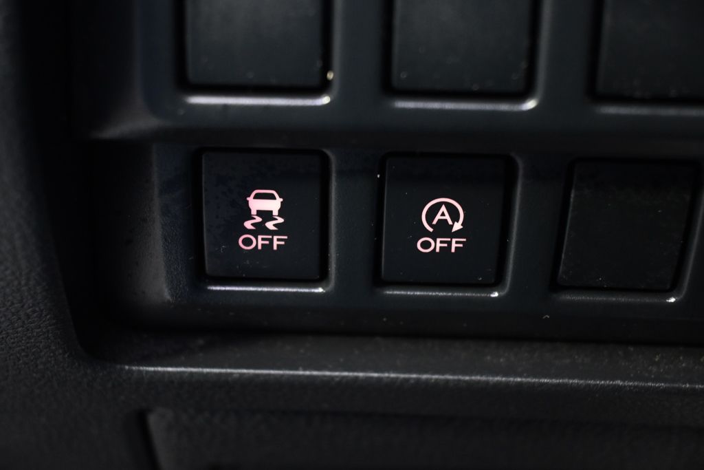 Used 2020 Silver Subaru Sport image 21