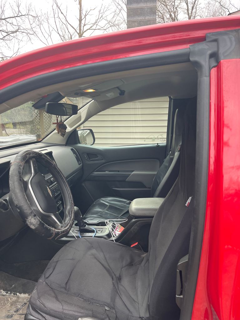 View vehicle photo 7