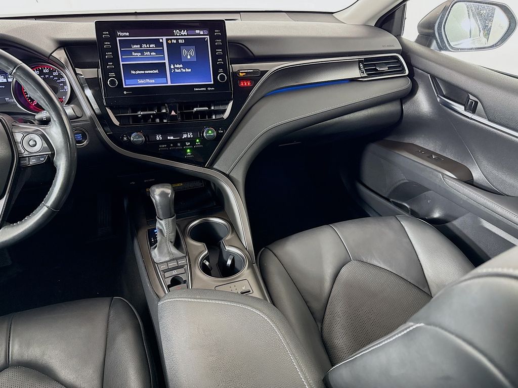 Thumbnail: 2021 Toyota Camry - 24