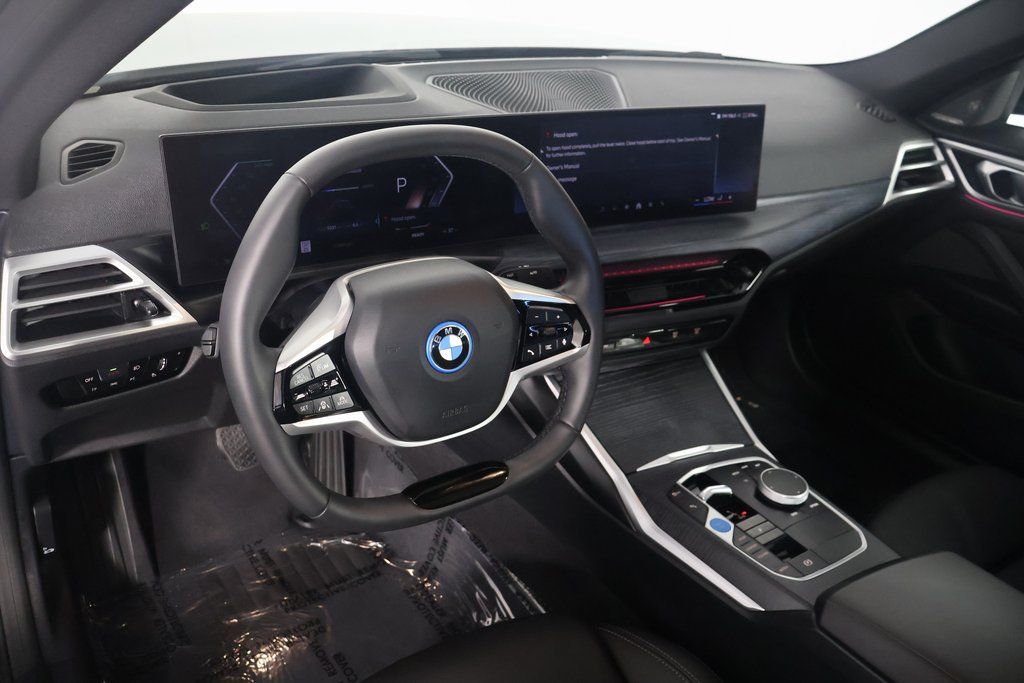 Thumbnail: 2025 BMW i4 - 7