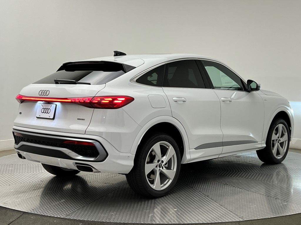 Thumbnail: 2025 Audi Q5 - 5