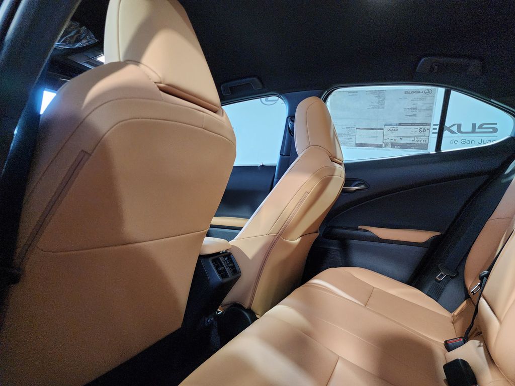 Thumbnail: 2026 Lexus UX - 26