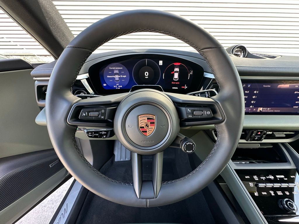 Thumbnail: 2026 Porsche Macan - 16